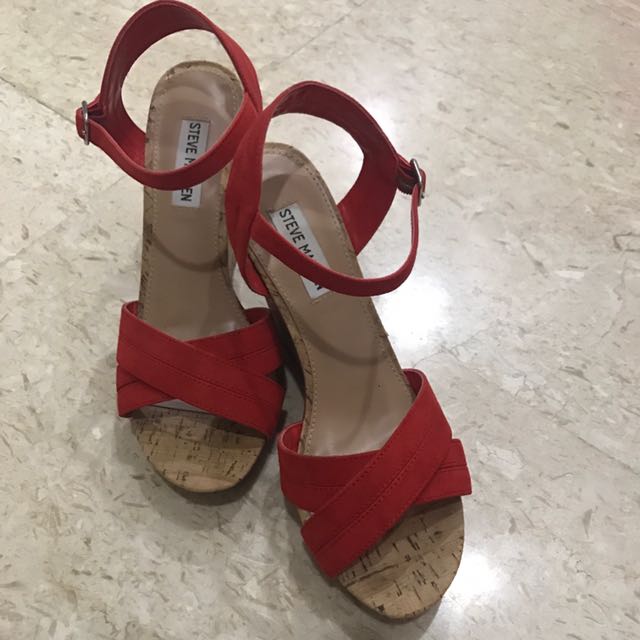 Steve Madden Wedges - preloved, Women's Fashion, Shoes on Carousell Steve Madden Wedges - preloved Steve Madden Wedges - preloved ...