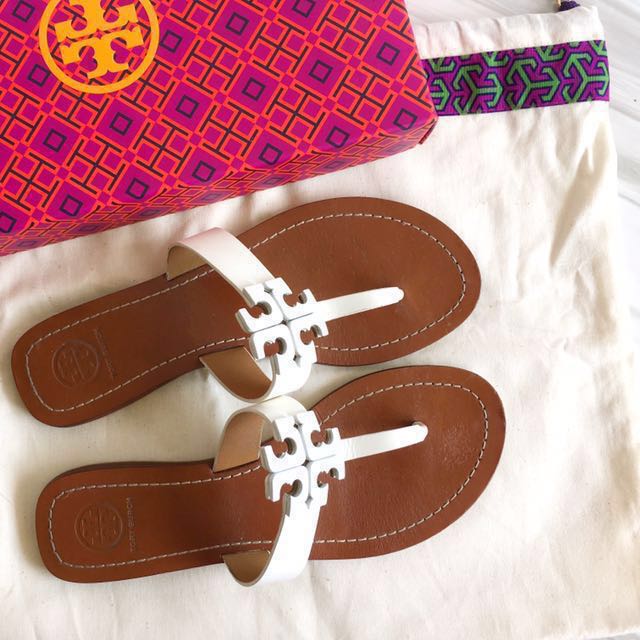 Tory Burch 38 7.5 Moore Leather Thong Sandal Women s Fashion Footwear Flats on Carousell