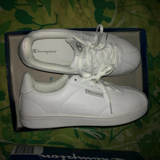 White Sneakers Payless Champion Brandnew!, Women's Fashion, Footwear,  Sneakers on Carousell