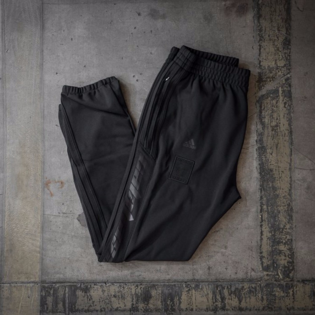 yeezy calabasas track pants black