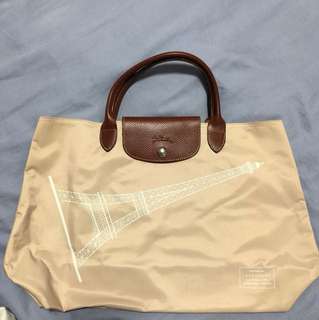 (Category: ) located in . Submitted by xiaoli.83 (Listing ID 135982802, Image 1). Description: .