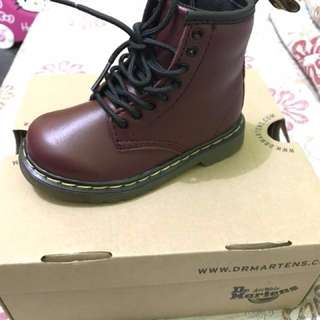 Dr Martens boot (red cherry)