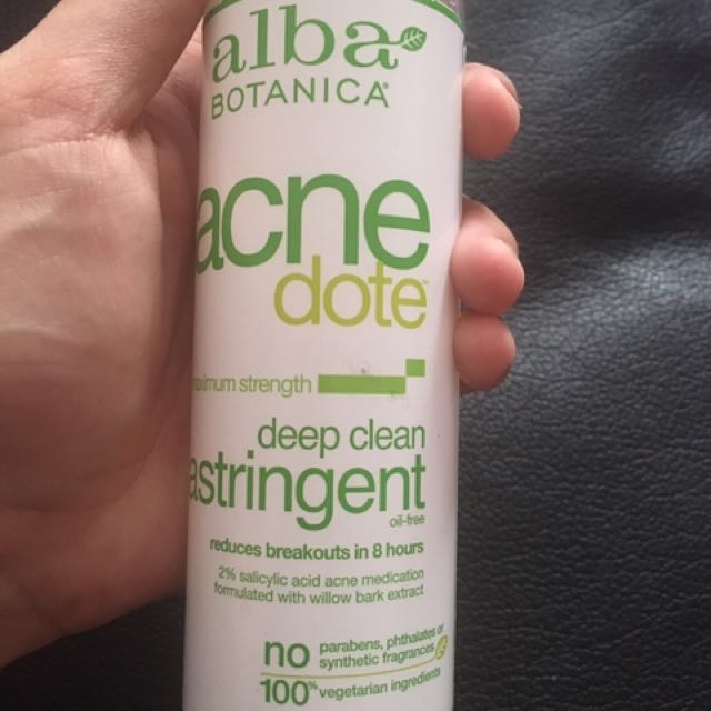 Alba Botanica Acne Dote Toner (Category: Face Care) located in Quezon City. Submitted by chicpreppy (Listing ID 136046552, Image 3). Description: Bought this for 399php.. selling it for only 150php :) Read some reviews: https://www.glossypolish.com/alba-botanica-acne-dote-deep-clean-astringent-review/.