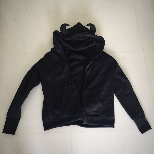 Black hoodie with devil horns outlet
