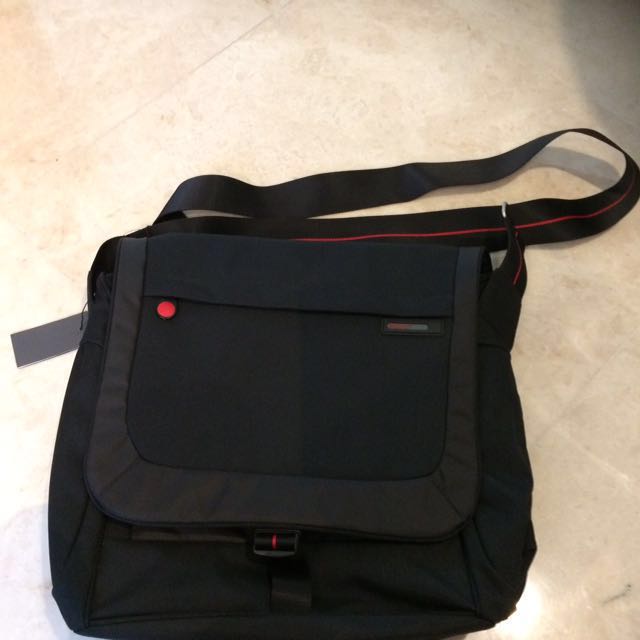laptop bag (price dropped) mint cond 