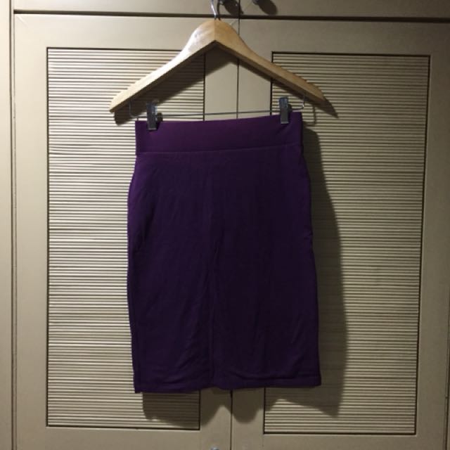 Forever 21 Lavender Pencil Skirt (Category: Skirts) located in Quezon City. Submitted by mdjpl (Listing ID 136029469, Image 1). Description: Garterized- stretch fabric In very good condition RFS: Decluttering MOP: BDO/ Metrobank.