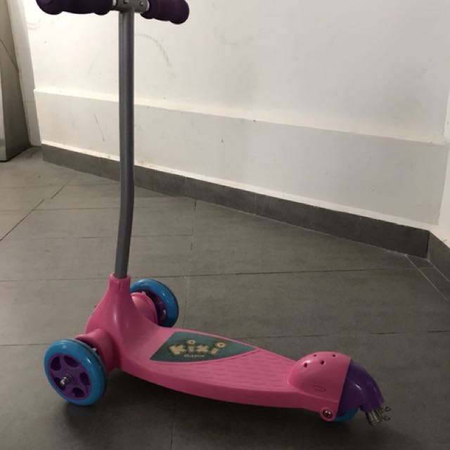 Razor Scooter- 3 wheels, Hobbies & Toys, Toys & Games on Carousell