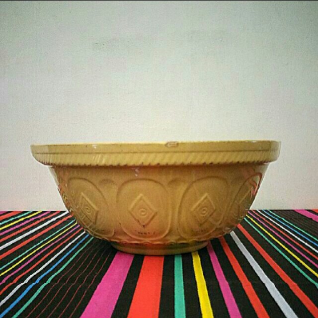 The Gripstand Mixing Bowl, Antiques, Vintage Collectibles on Carousell The Gripstand Mixing Bowl, Antiques, Vintage Collectibles on Carousell