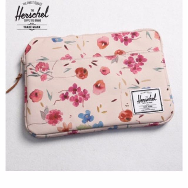 herschel supply co laptop sleeve