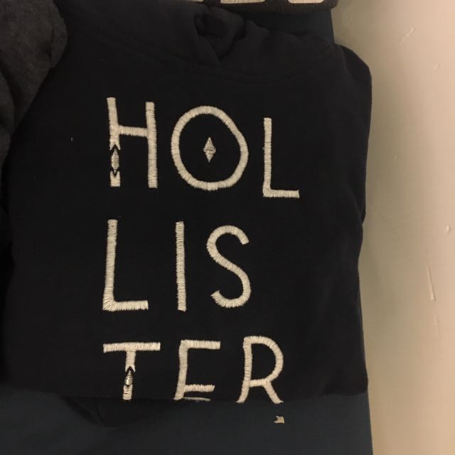 hollister sleeveless hoodie