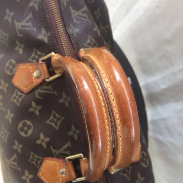 Carlie Vintage on X: 🔥 Vintage 1960s Louis Vuitton sac sport M58020 Pls  pm for more info. WhatsApp link in bio #lv #louisvuitton #lvbag #lvbags  #louisvuittonbag #lvvintage #lvvintagebag #louisvuittonvintagebag #vintage # 1960s #vintagestyle #