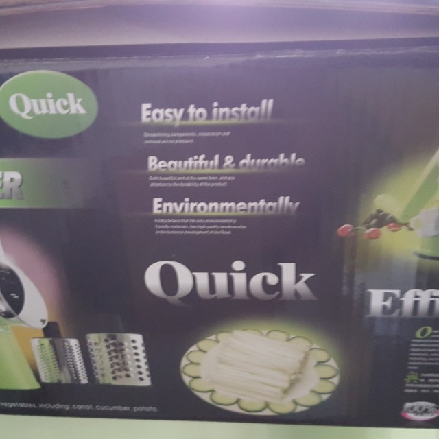 Manual juicer and drum grater set used once only, TV & Home Appliances