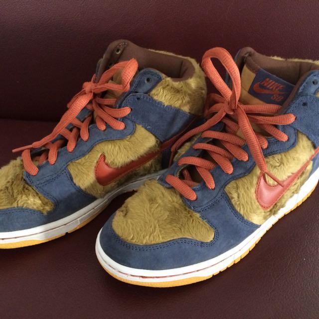 nike 3 bears