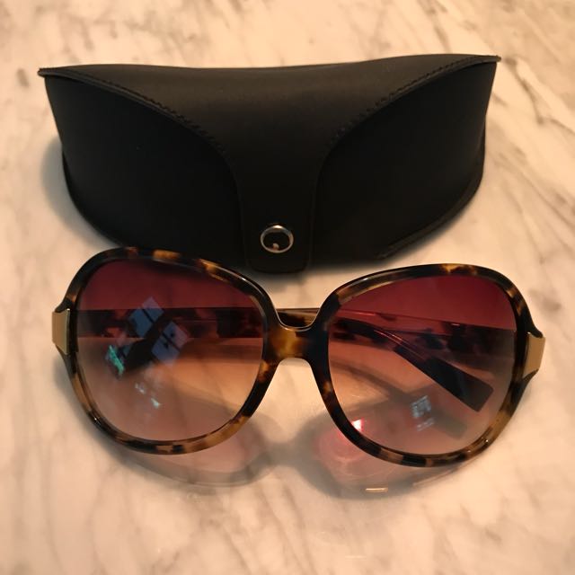 OLIVER PEOPLES Leyla sunglasses tortoise, Women's Fashion, Watches &  Accessories, Other Accessories on Carousell