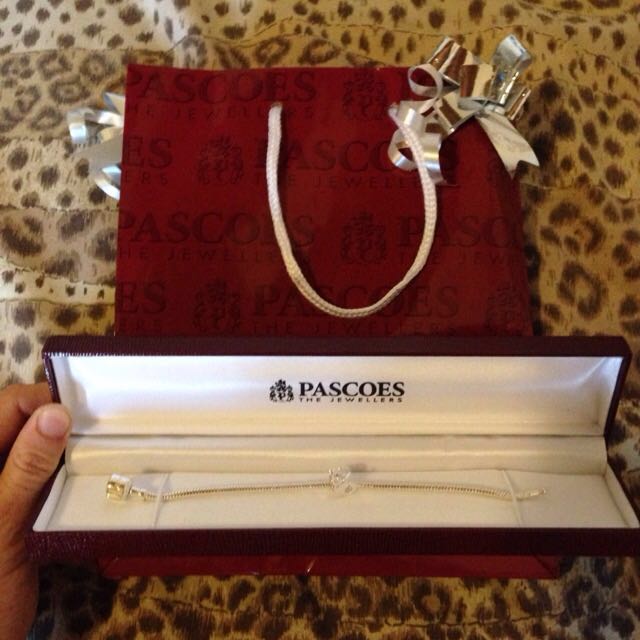 PASCOES GORGEOUS BRACLET 16 CHARM Women s Fashion Accessories on Carousell