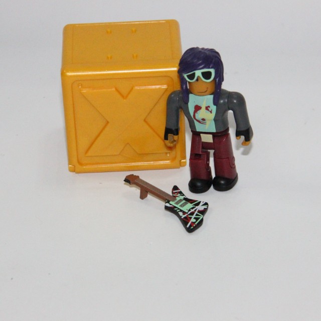 Roblox Gold Series 3 Rockstar Toys Games Bricks Figurines On Carousell - rock star singer roblox