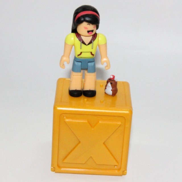 Roblox Gold Series 3 Dollasticdreams Toys Games Bricks Figurines On Carousell - owsla roblox