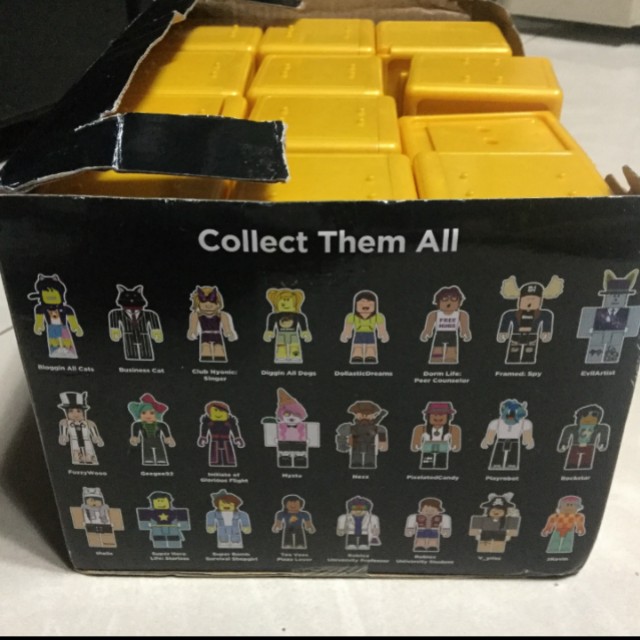 Roblox Gold Series 3 Dorm Life Peer Counsellor Toys Games - roblox gold series 3 dorm life peer counsellor toys games bricks figurines on carousell