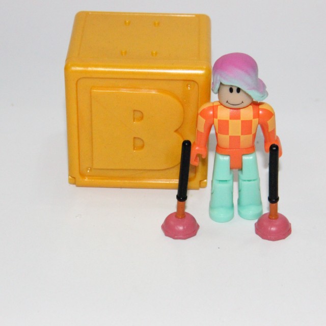 Roblox Gold Series 3 Zkevin Toys Games Bricks Figurines On Carousell - dued 1 roblox toy figurine toys games bricks