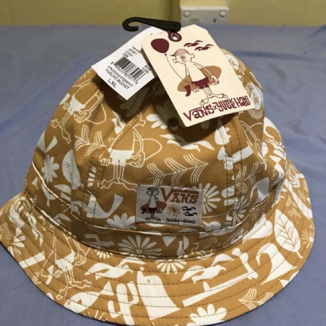 Louis Vuitton x Supreme Cap, Men's Fashion, Watches & Accessories, Caps &  Hats on Carousell