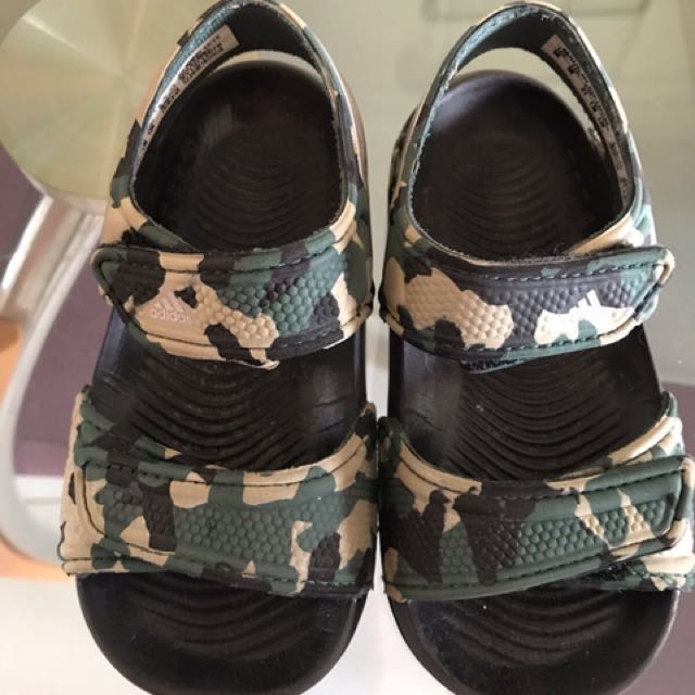 Adidas Camo boy or unisex sandals 