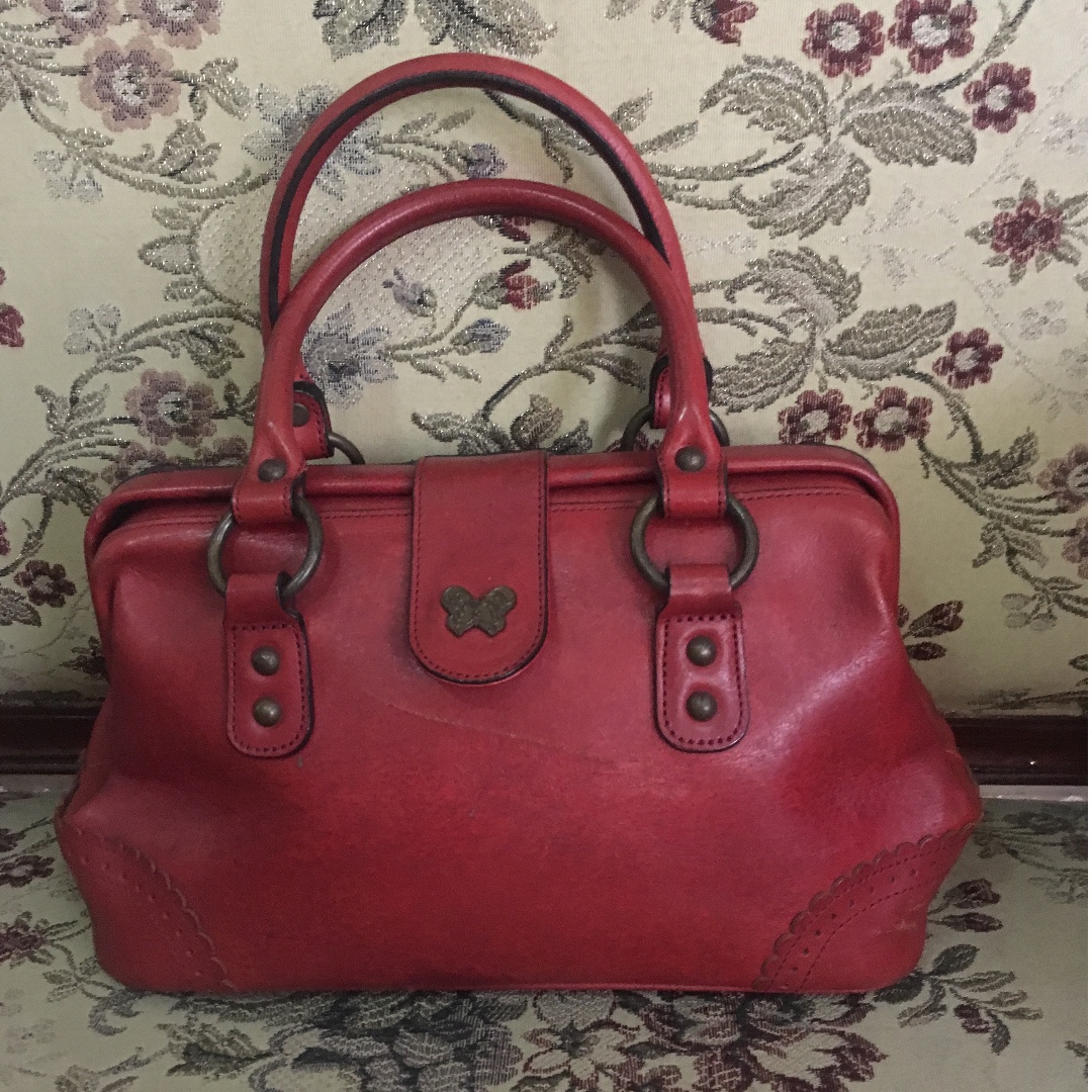 Authentic Anna Sui Red leather hand bag, Women's Fashion, Bags & Wallets,  Purses & Pouches on Carousell
