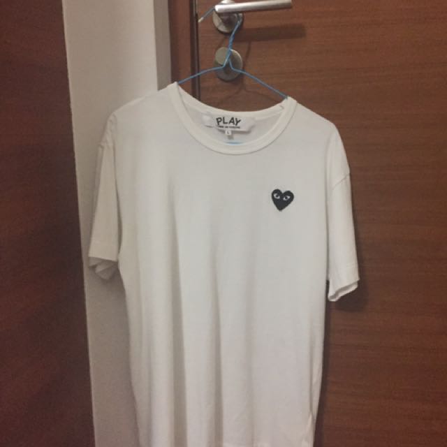 CDG T Shirt SIZE L Men s Fashion Tops Sets Tshirts Polo Shirts on Carousell