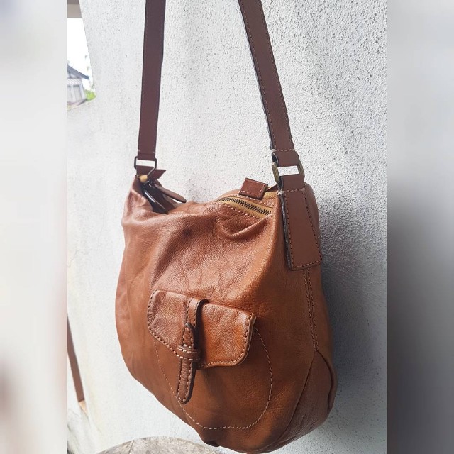 DAKOTA GENUINE LEATHER SLING BAG