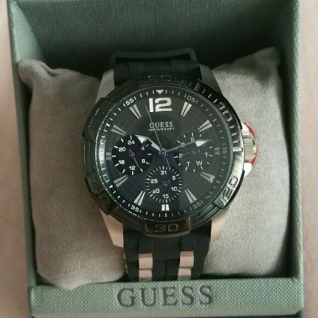 dråbe Turbine Perforering Guess Watch, Men's Fashion, Watches & Accessories, Watches on Carousell