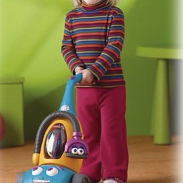 Hasbro Playskool Crew Dusty The Talking Vacuum, Hobbies & Toys,