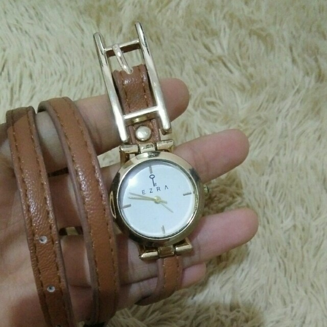 Jam Tangan Lilit Kulit Sintesis Ezra Fesyen Wanita Jam Tangan Di Carousell