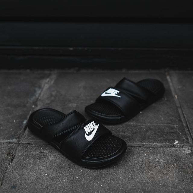 nike slippers benassi duo