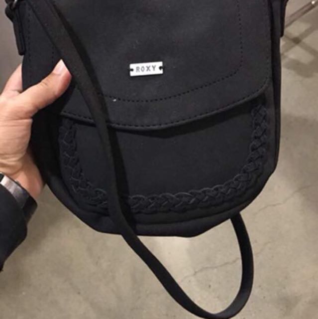 Roxy sling bag top