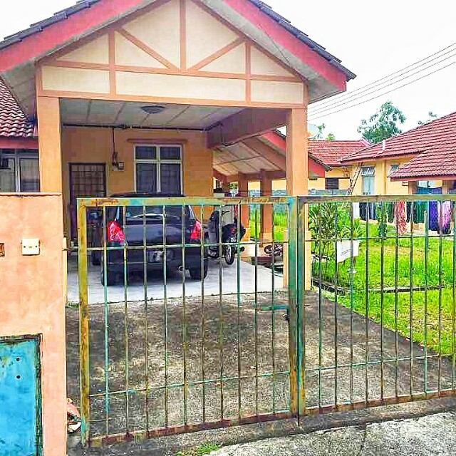 Desa Pinggiran Putra Semi D