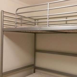 chris_900922的商品正在carousell旋转拍卖上贩售