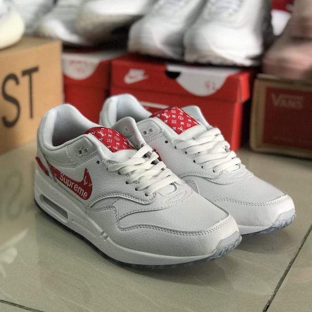 supreme airmax hat