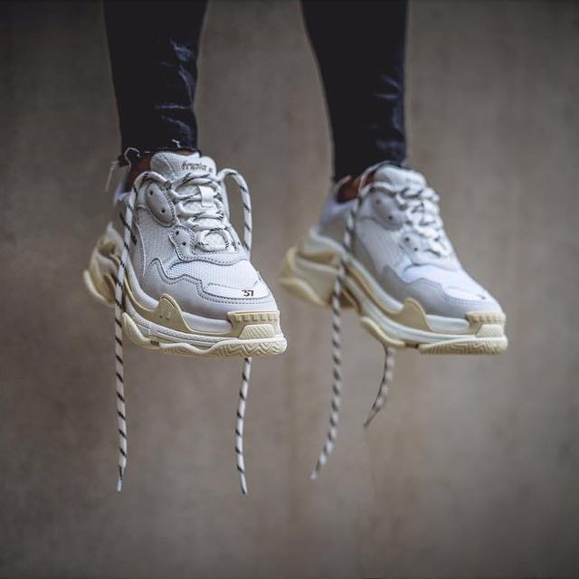 balenciaga cream triple s