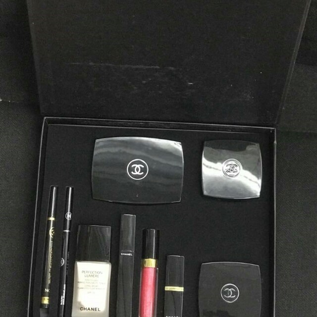 CHANNEL Makeup set 9 in 1 💯 Authentic