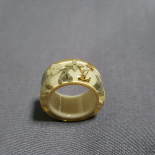 🚫 Sold 🚫Louis Vuitton Bague Farandole Resin Ring
