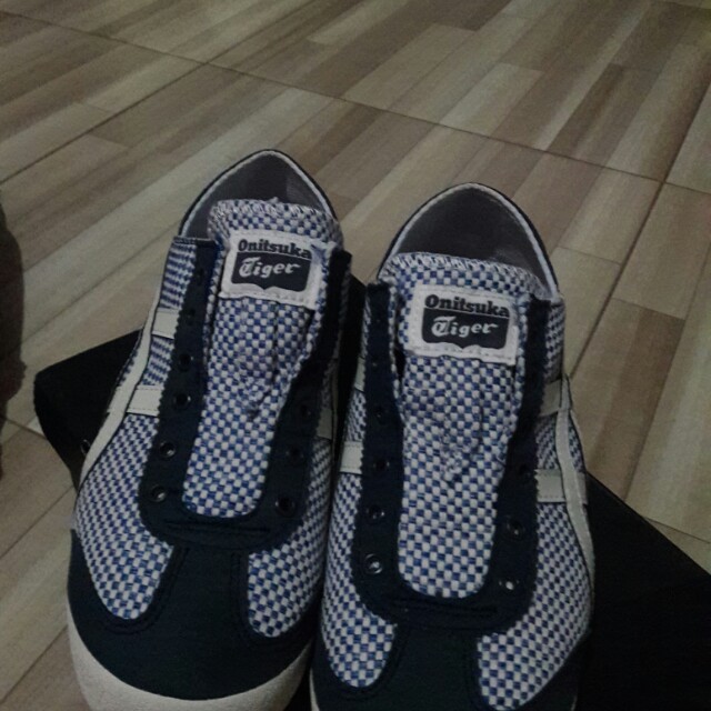 toko sepatu onitsuka tiger