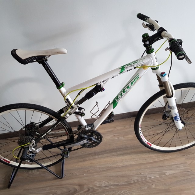 titus racer x carbon