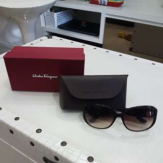 Ferragamo Sunglass