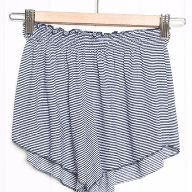 Brandy Melville Ross Shorts Women s Fashion Bottoms Other Bottoms on Carousell