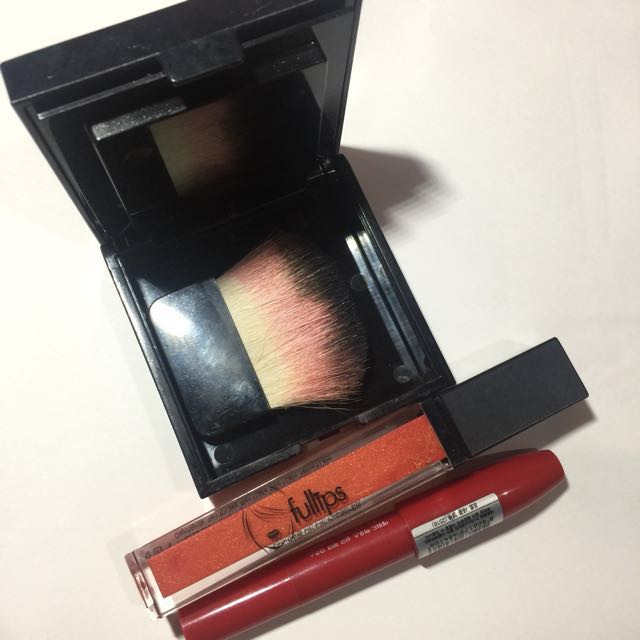 Bundle 1 (Category: Makeup) located in Pasig City. Submitted by janecenteno (Listing ID 136760004, Image 3). Description: Authentic Physician’s Formula Blush On Etude House Tinted Lip Gloss Fullips Lippy.