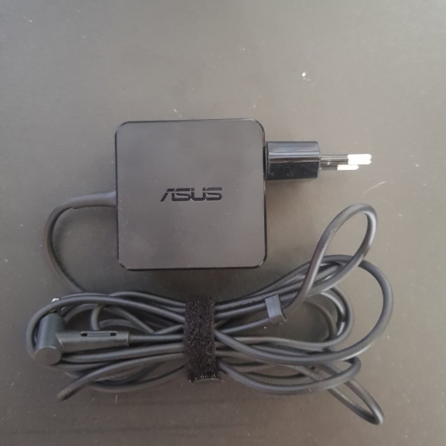 Charger Laptop Asus AD890026, Elektronik, Bagian Komputer & Aksesoris ...