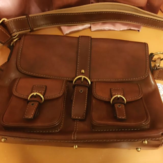 cowa 真皮侧背包