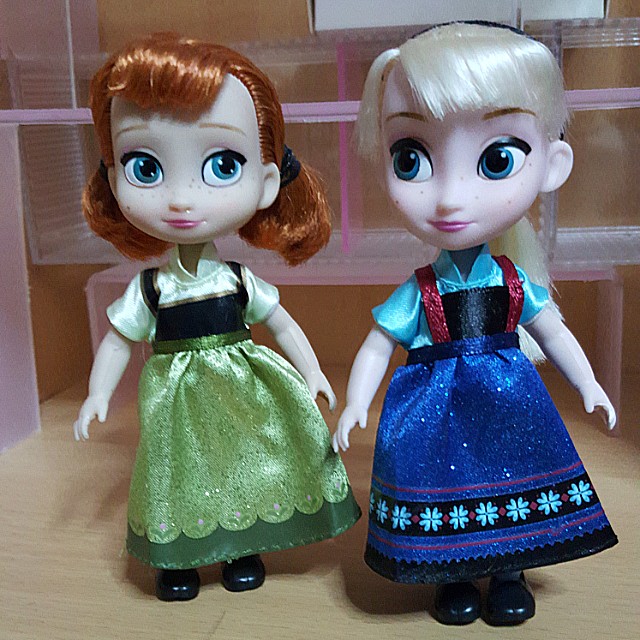 mini elsa and anna dolls