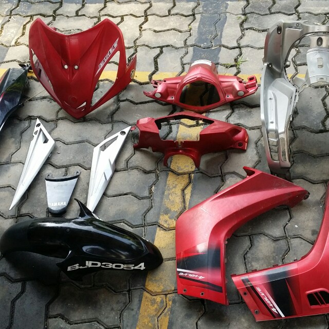 Cover Set Lc135 Merah Putih