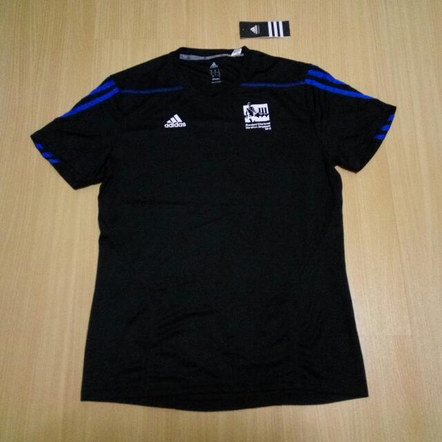 standard chartered marathon singapore finisher tee shirt, Men's Fashion