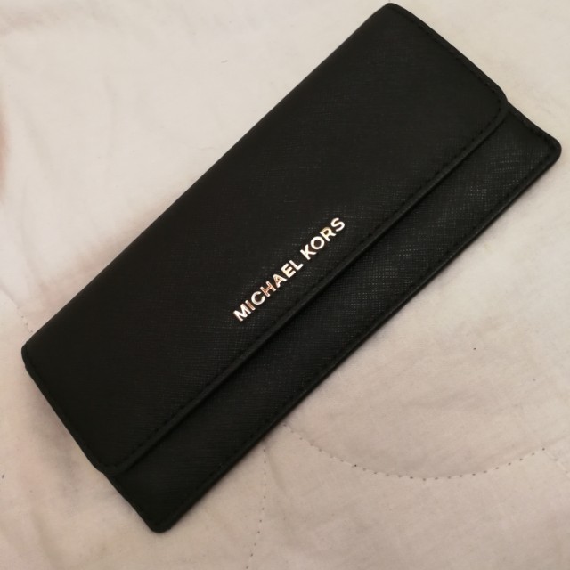 Michael kors( black) paper thin wallet 